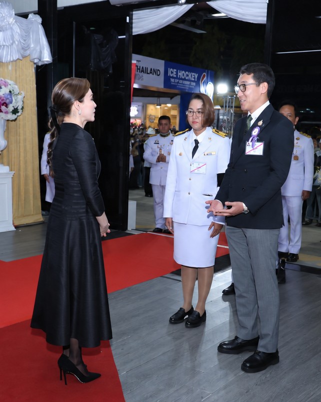 Aivaz Omorkanov with Her Majesty the Queen of Thailand